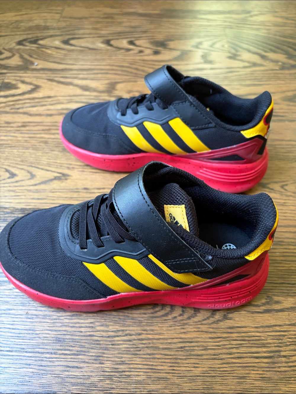 Adidas X Disney Kids Sneakers Sz 3Y